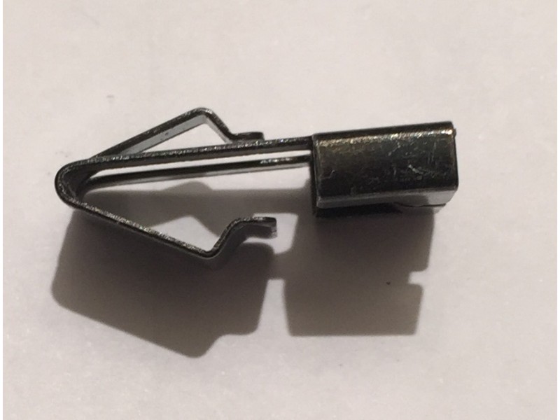 Купить Скоба фиксатор рамки магнитолы нижняя на Ланос, Сенс в Украине